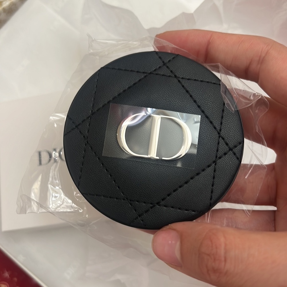 Dior generic leather pocket mirror - Picture 2 of 4